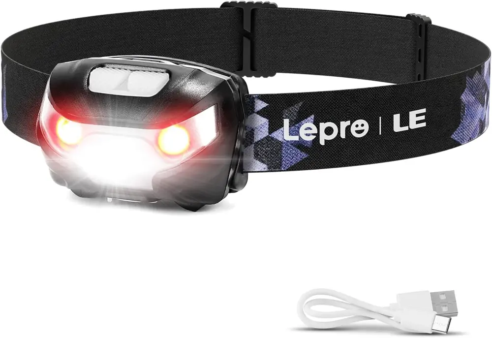 Naglavna svetilka USB-C Lepro s črnim trakom in priloženim belim kablom