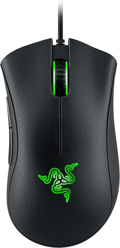 Črna igralna miška Razer DeathAdder Essential z zelenim logotipom in kablom