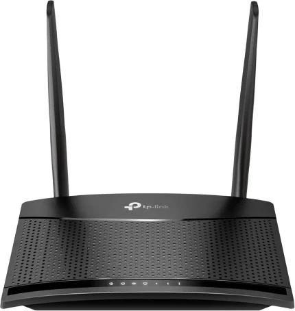 Črni usmerjevalnik LTE TP-Link TL-MR100 z dvema zunanjima antenama